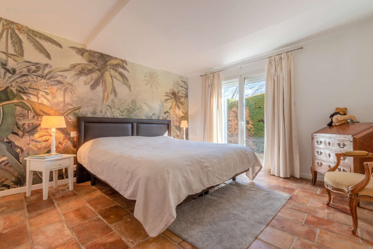 Maison à TOURRETTES-SUR-LOUP