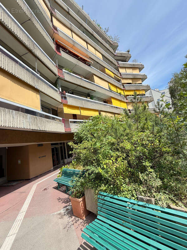 Studio avec terrasse, vue Tour Eiffel - Saint- Lambert paris 15 - photo 8