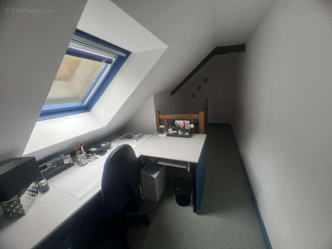 Commerce à JUGON-LES-LACS