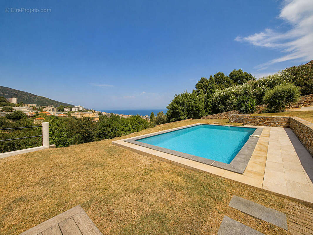 HAUTEURS DE BASTIA: Villa d'architecte avec piscine - photo 14