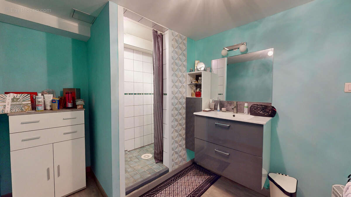 Appartement à HYEVRE-PAROISSE