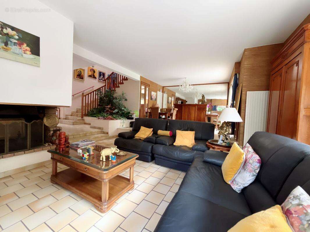 Charmante villa familiale de style Architecte de 184 m² sur un terrain 4 faces piscinable dans un secteur très calme - photo 12