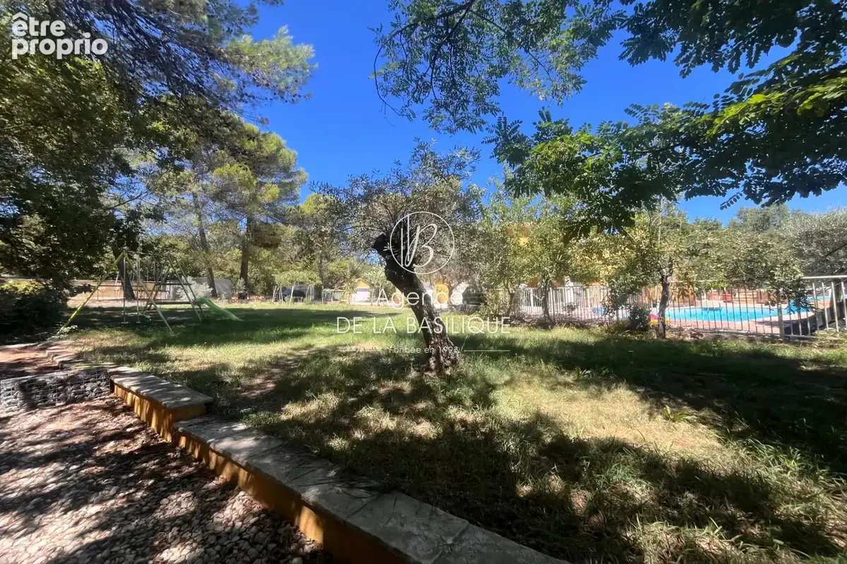 Maison 5 pièces 162 m² à vendre à Saint-Maximin-La-Sainte-Baume (83470) - photo 2