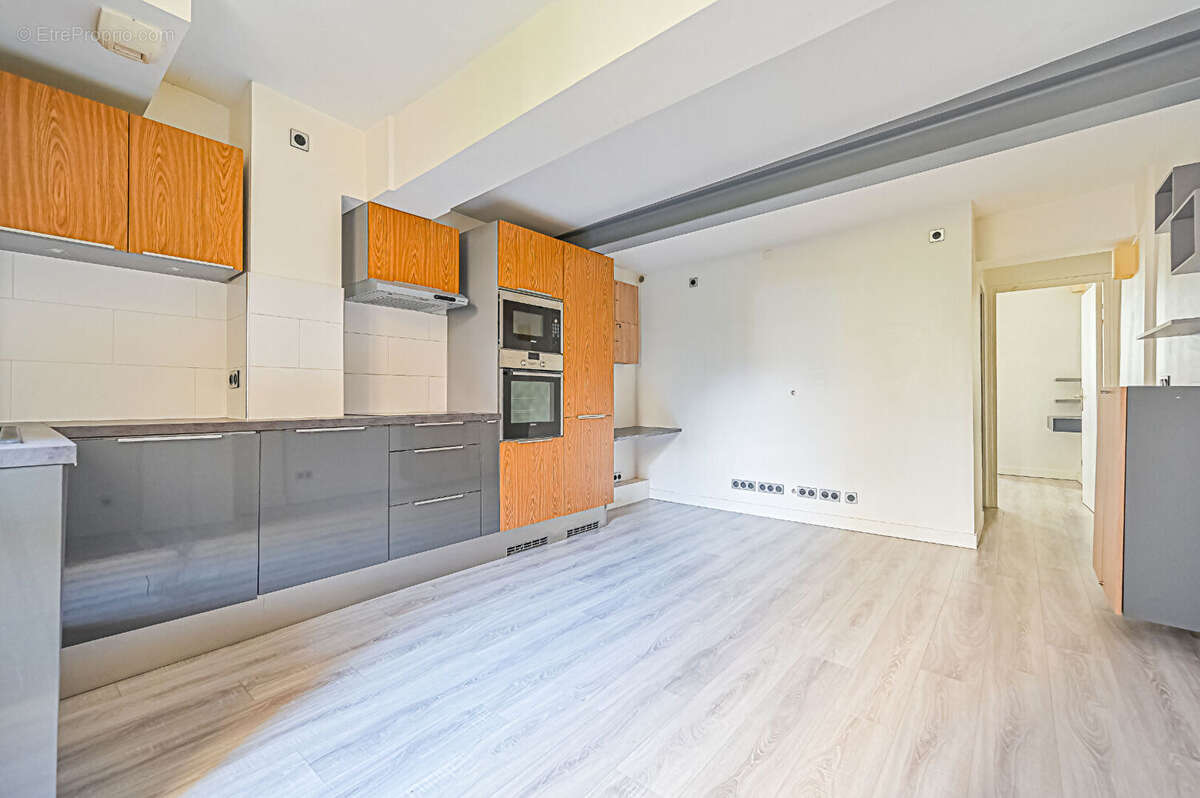 Appartement à PARIS-3E