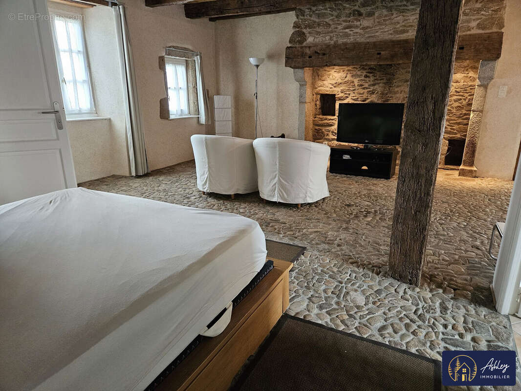 Maison à SOURSAC