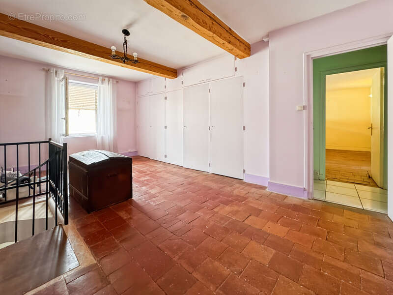 Maison à LA CLAYETTE