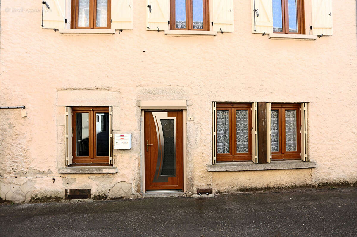 Maison à AUGEROLLES