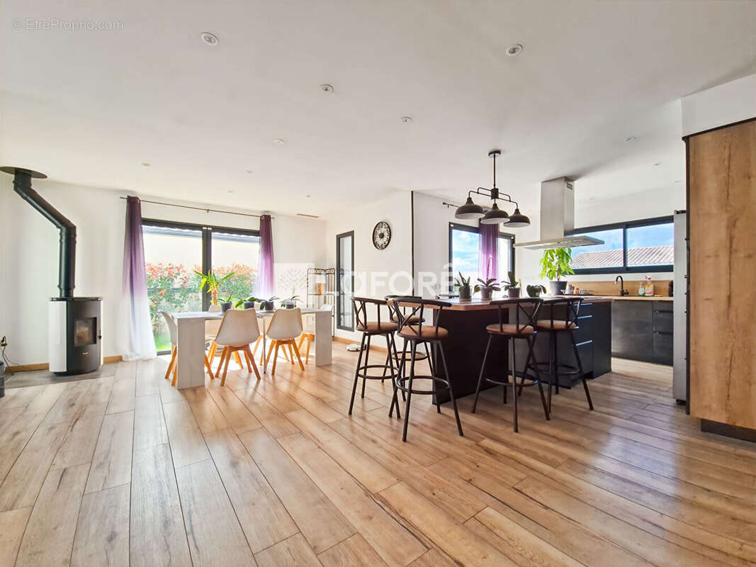 Maison à ROMANS-SUR-ISERE