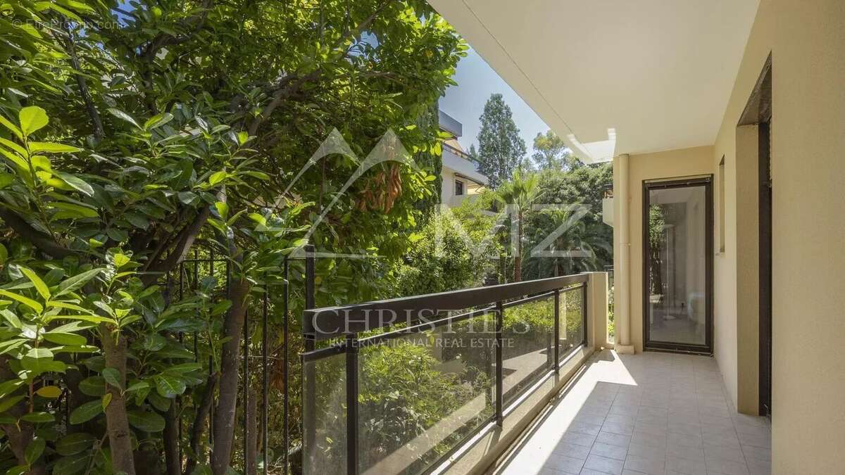 Quartier Montrose, appartement de 3 pièces avec jardin de 148m2 - photo 10
