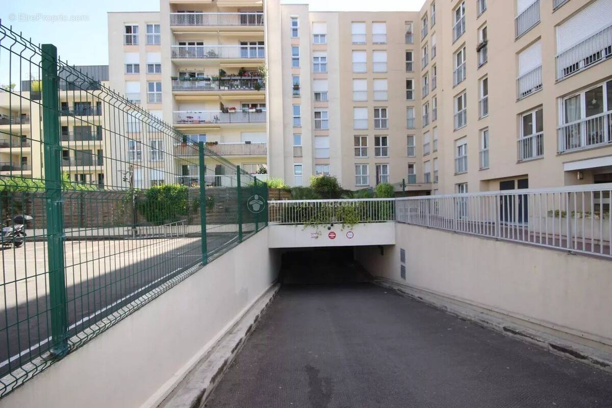 Parking à ASNIERES-SUR-SEINE