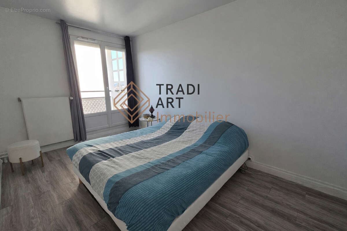 Appartement à CHILLY-MAZARIN