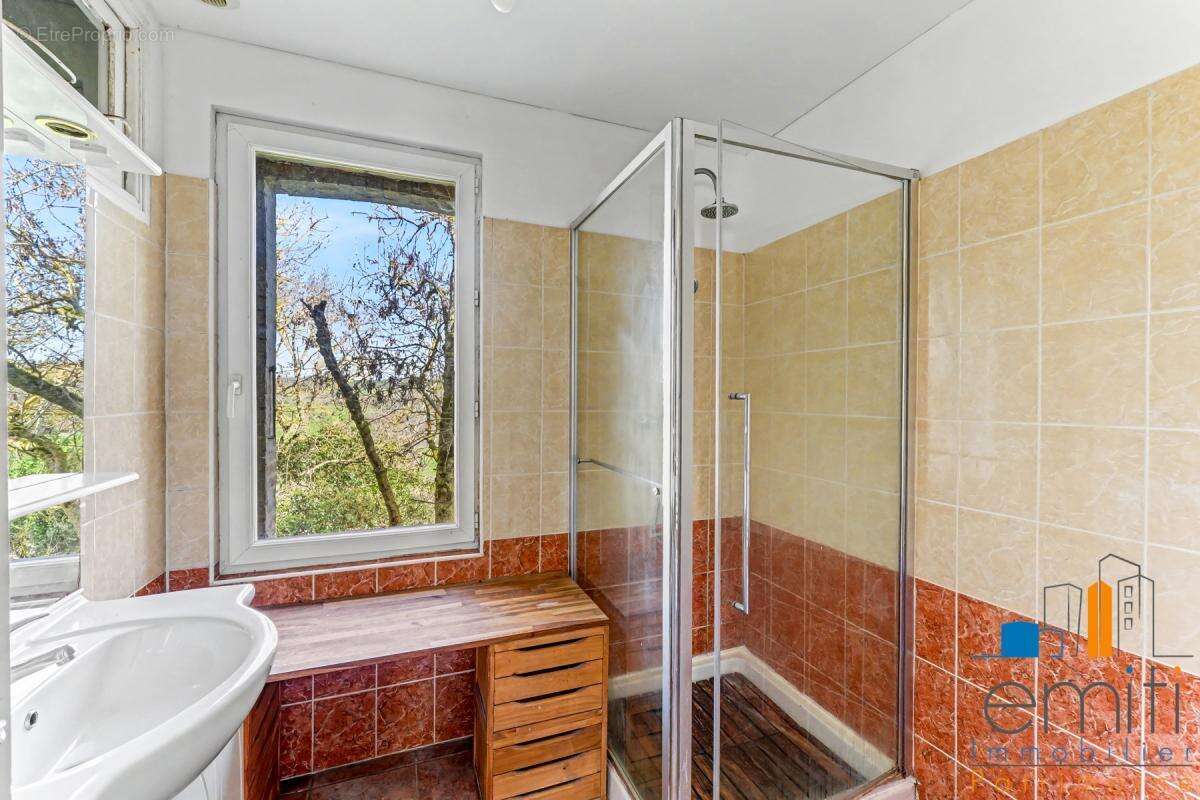 Maison à SALLES-SUR-L'HERS