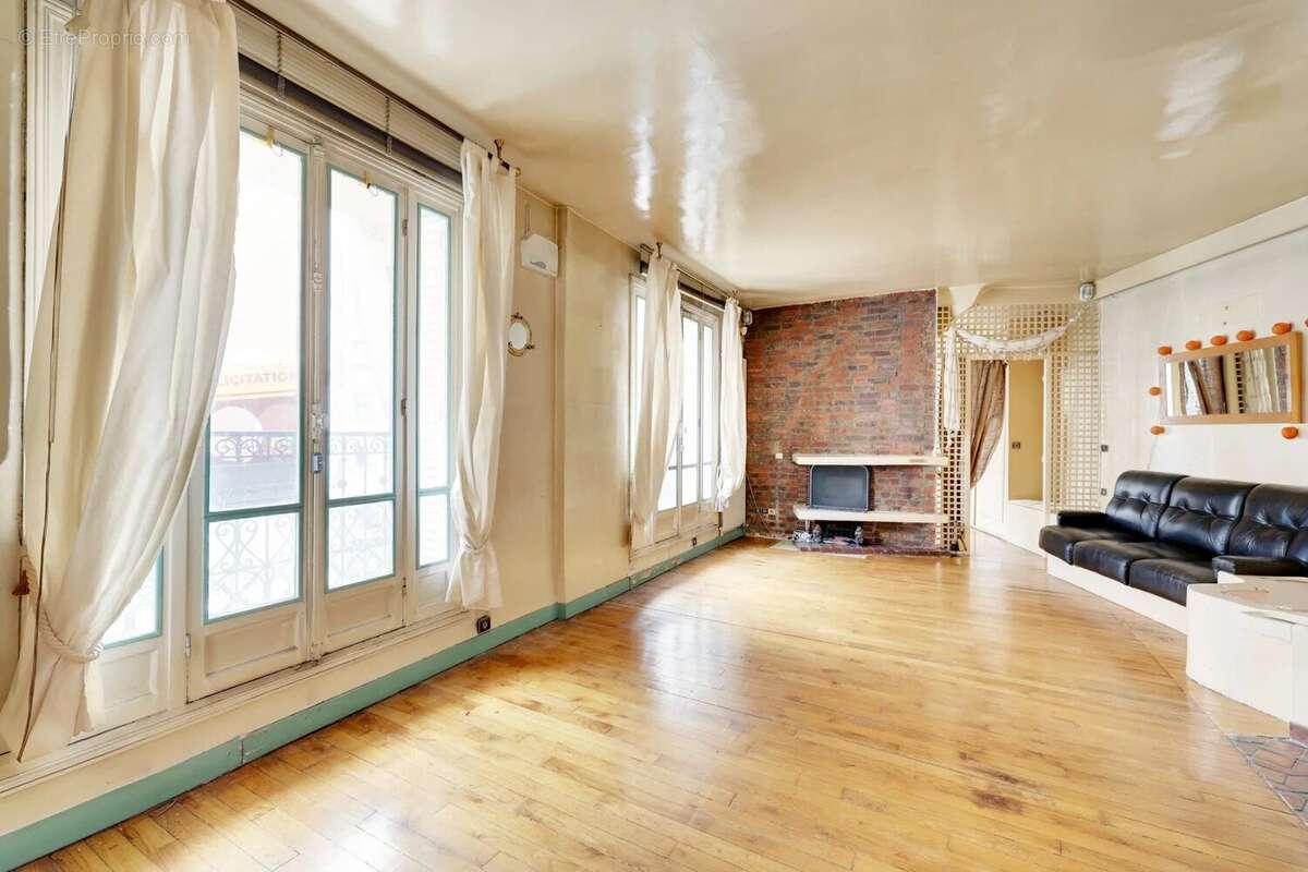 Appartement à PARIS-18E