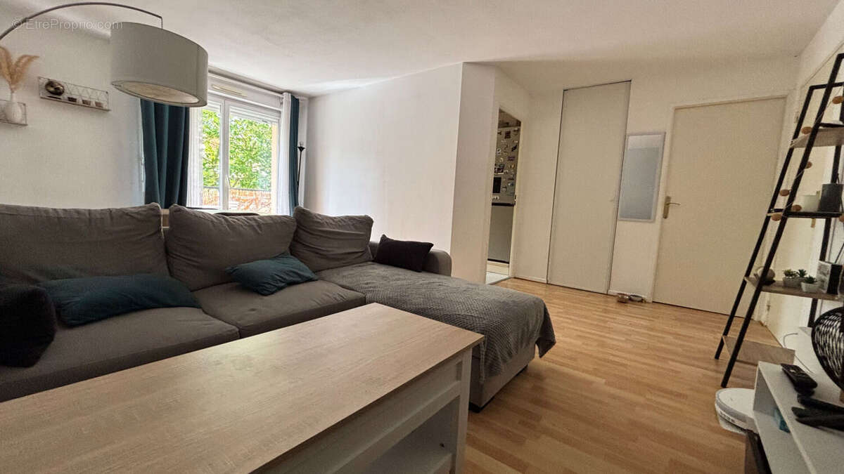 Appartement à CORBEIL-ESSONNES