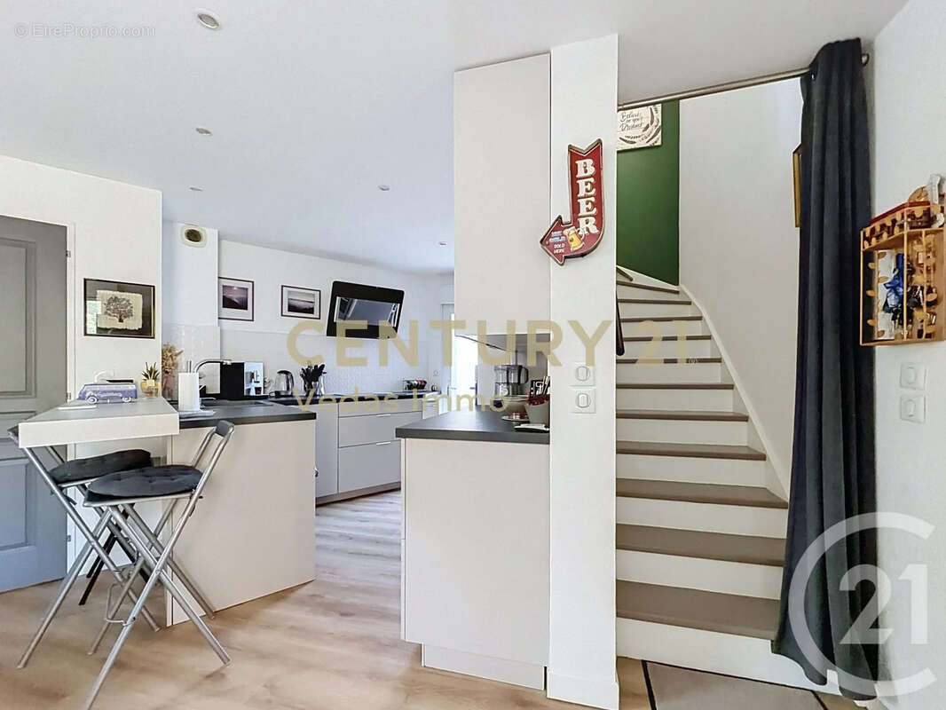 Maison 74 m² à Saint-Jean-De-Vedas  - photo 2