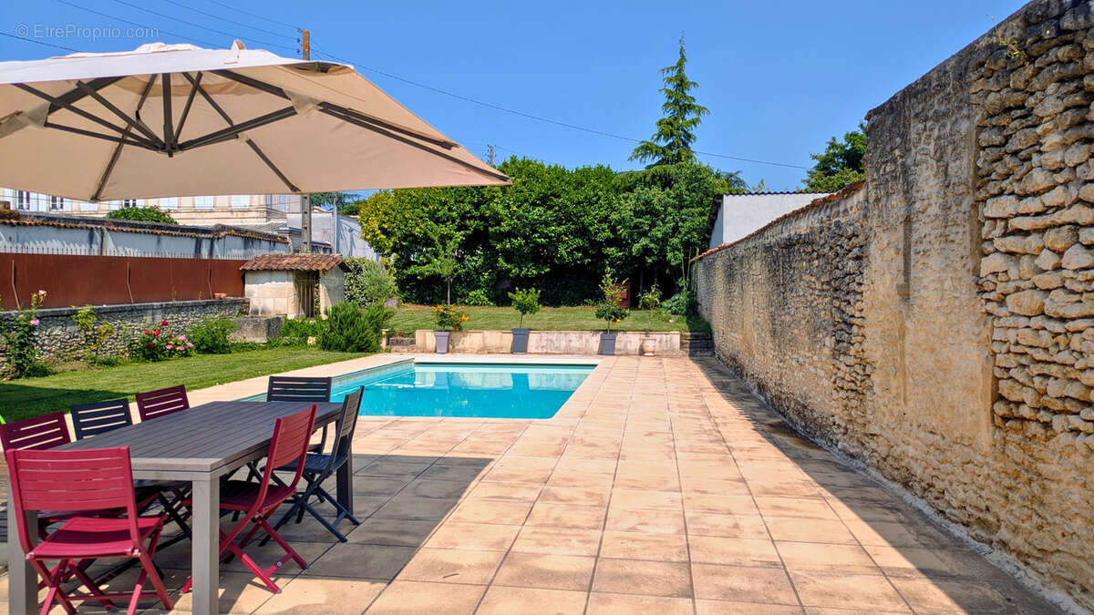 Maison à COGNAC