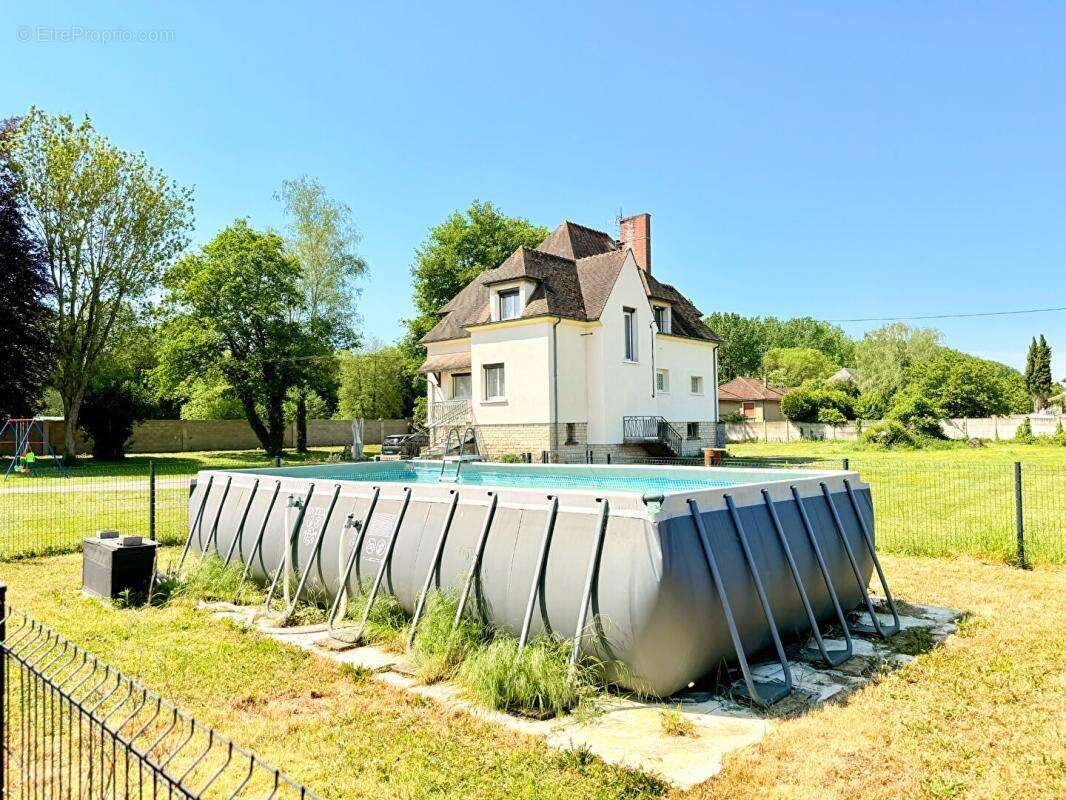 À 10 minutes de la gare LAROCHE-MIGENNES, Maison familiale de 220 m², 6 chambres, sur sous-sol total - photo 14