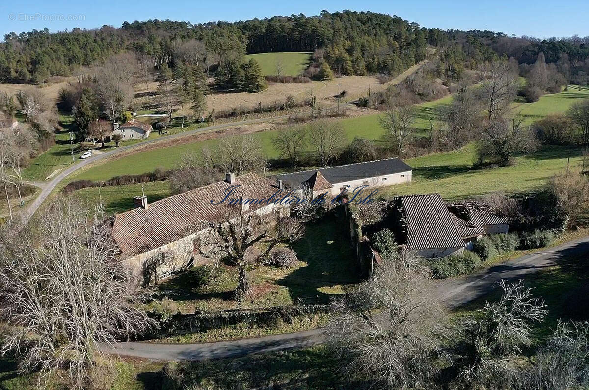 Maison à SAINT-AQUILIN