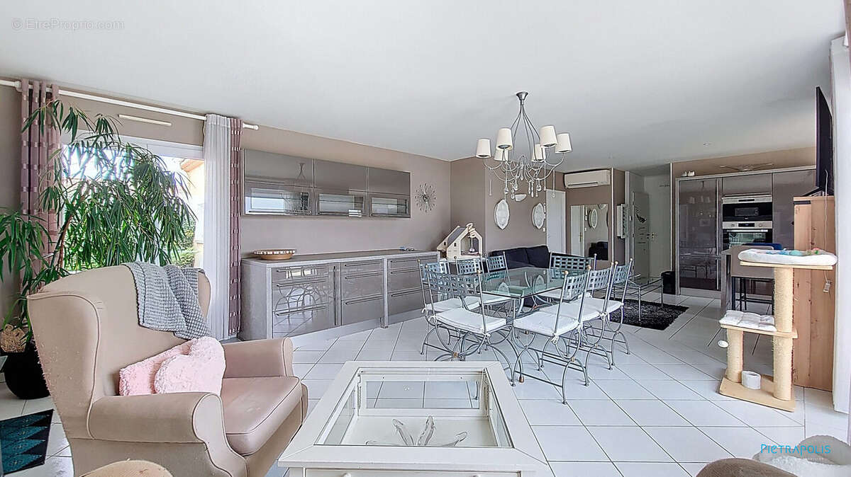 Maison à SAINT-CLAIR-DU-RHONE