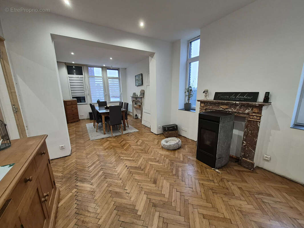 Maison à MORTAGNE-DU-NORD