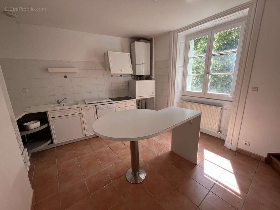 Appartement à SAINT-JUST-SAINT-RAMBERT