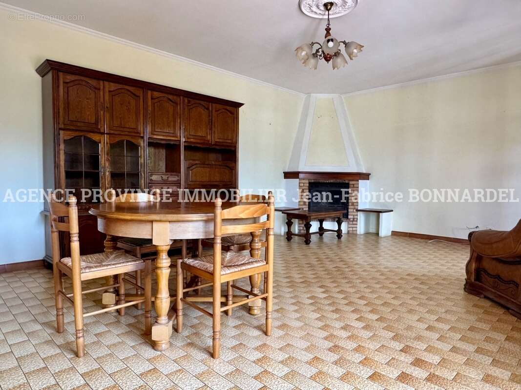 Maison à BOLLENE