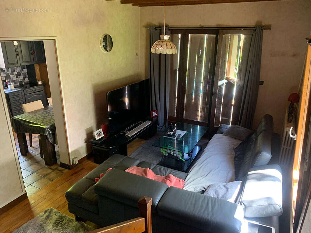 Maison à SAINT-JEAN-DE-CHEVELU