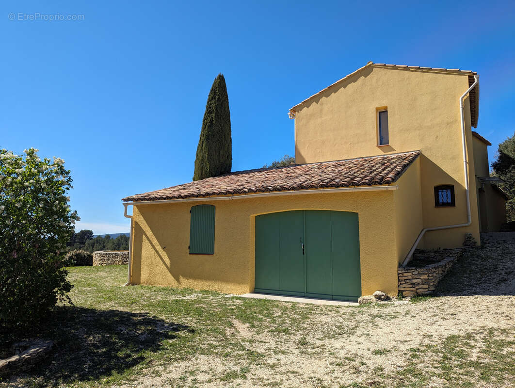Maison à SAINT-SATURNIN-LES-APT