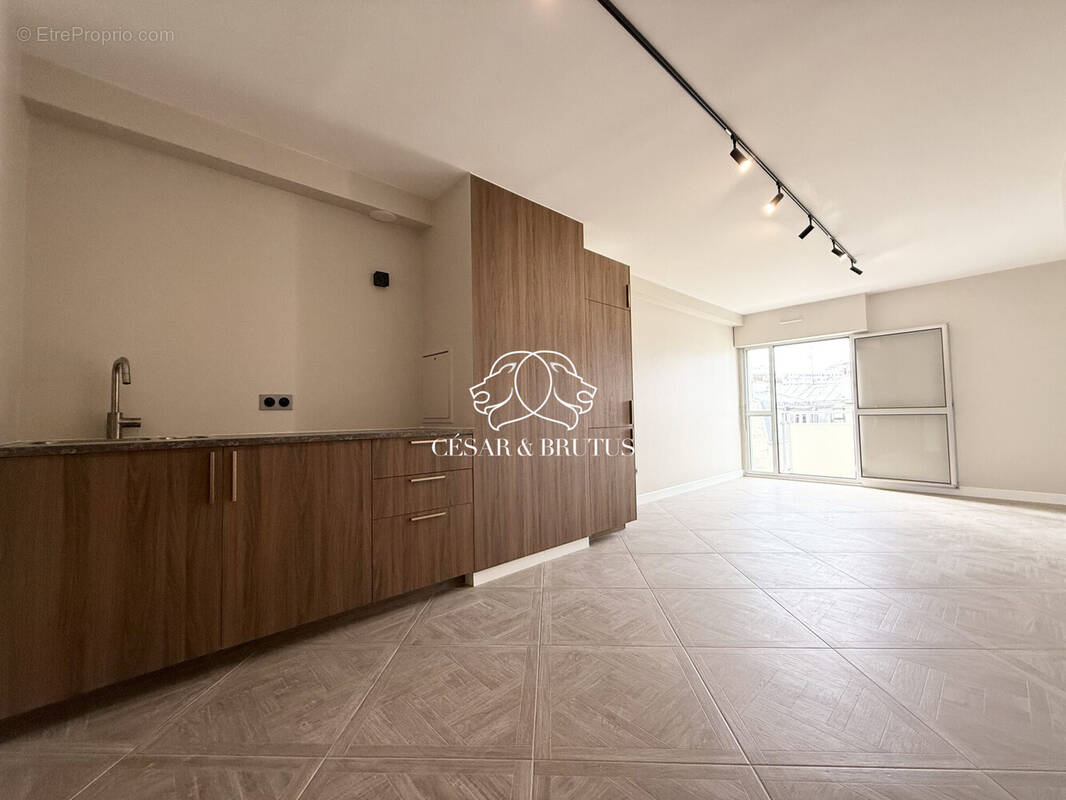 Appartement à PARIS-12E