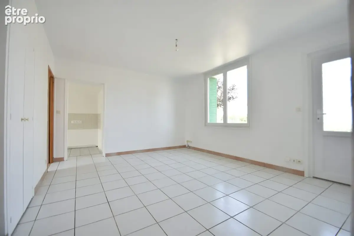 Maison 80 m² à Tonnay-Charente  - photo 3