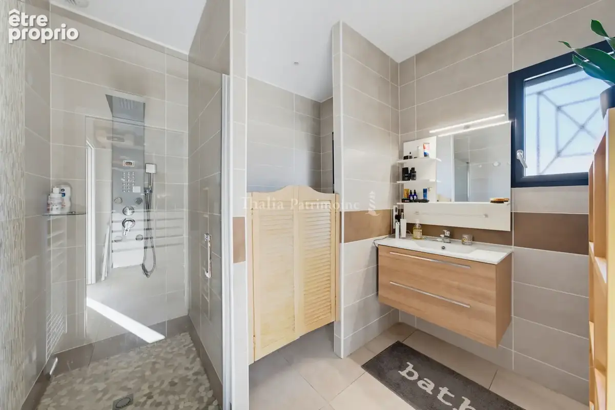 Maison récente de 130 m2 avec piscine chauffée   Environnement résidentiel calme - photo 13