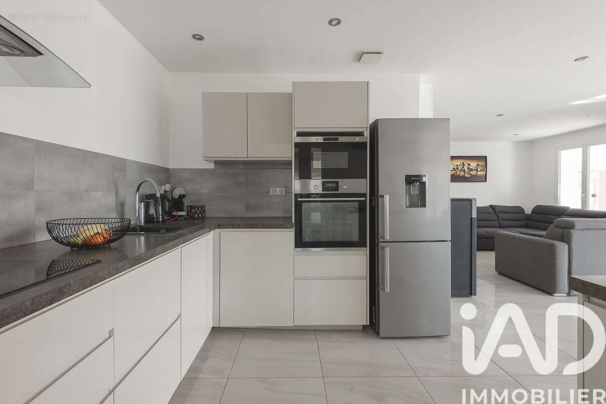 Photo 5 - Maison à LA FARE-LES-OLIVIERS