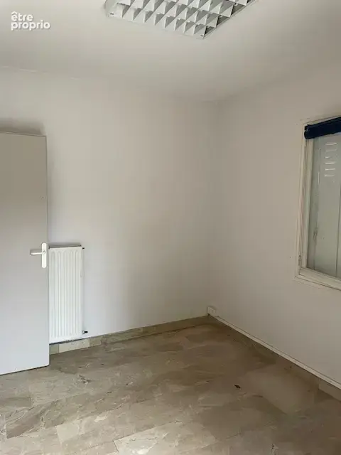 Maison d' habitation ou bureaux de 160 m2 avec grand garage - photo 5