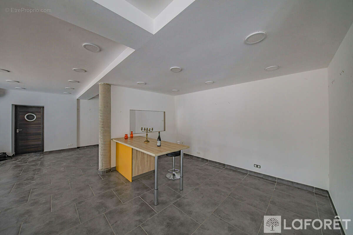 Commerce à SAN-NICOLAO