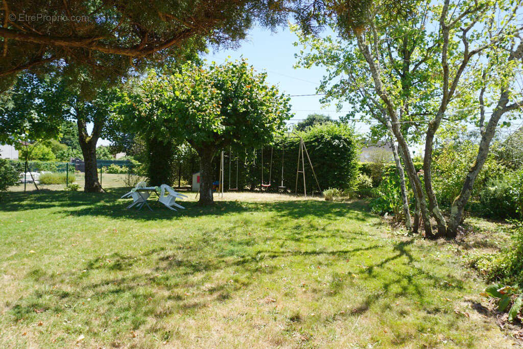 Belle maison familiale de 196 m2 avec dépendances et agréable terrain - photo 15