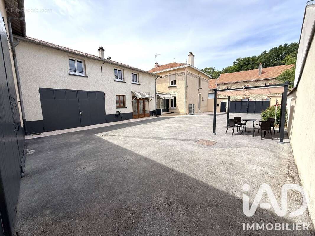 Maison 212 m² à Reims  - photo 3