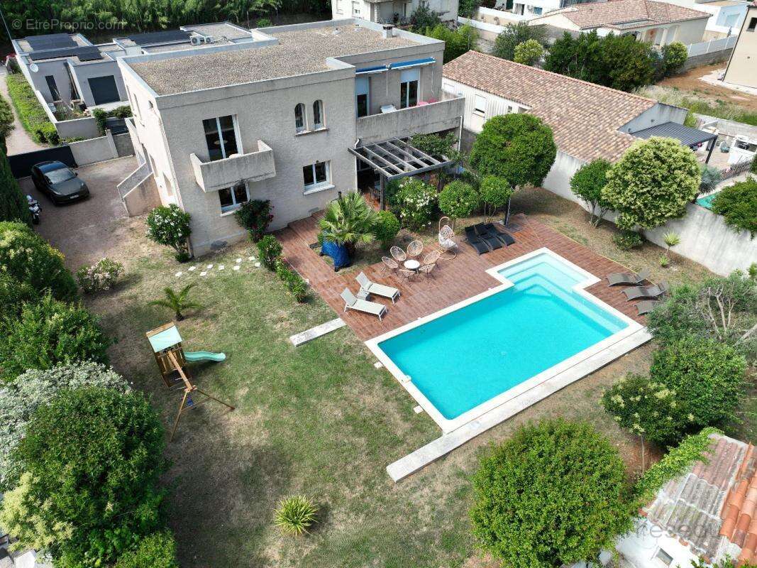Maison à VALERGUES