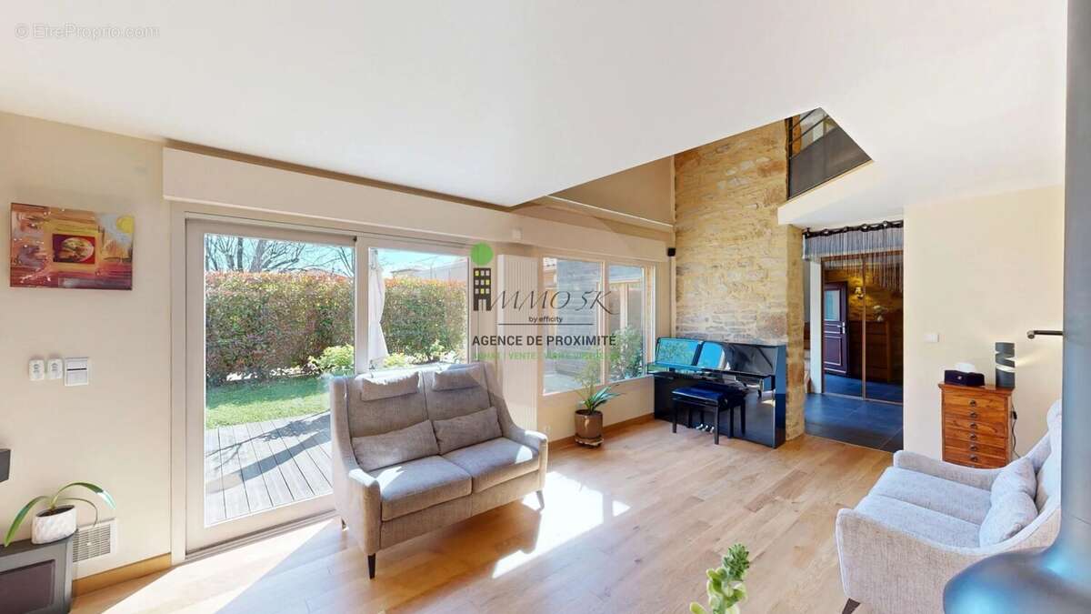 Maison à MORANCE