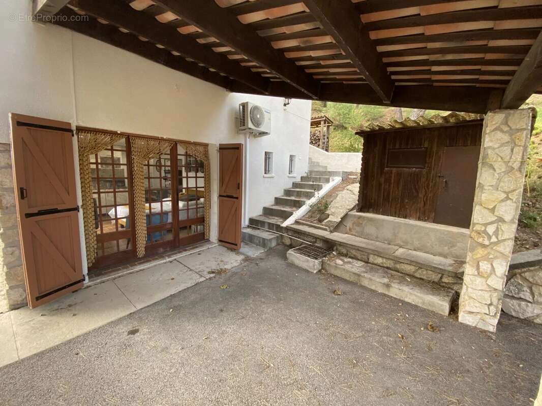 Maison à MEYREUIL