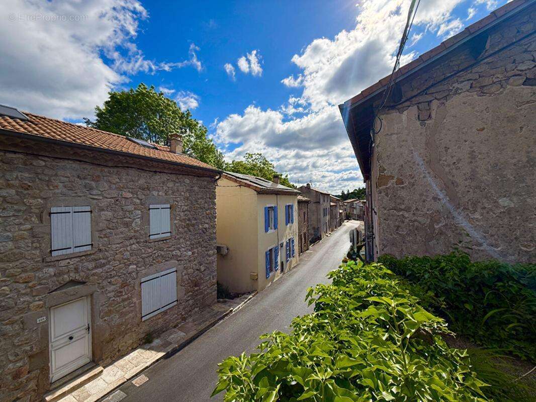 Maison à JAUJAC
