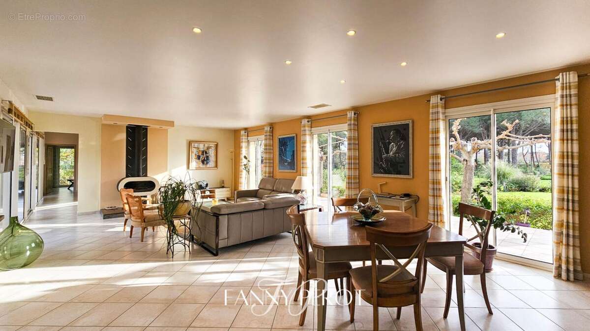 Maison à SAINT-CYPRIEN