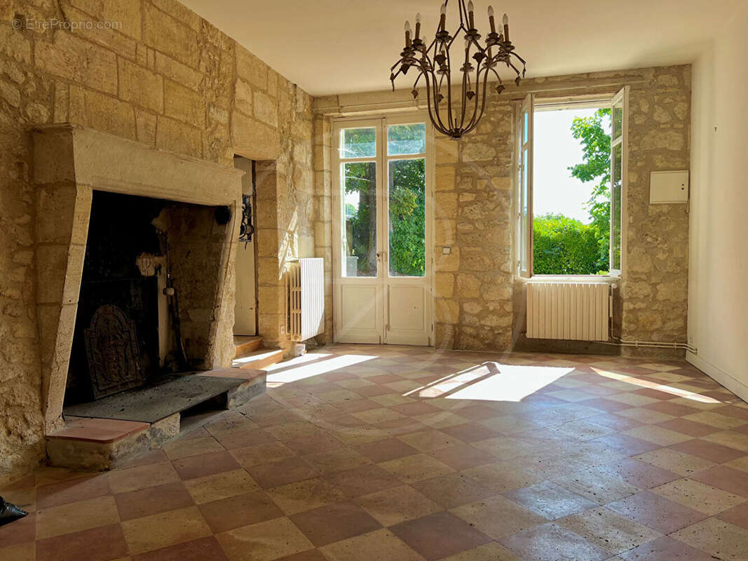Maison à SAINT-EMILION