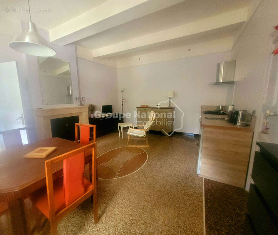 Maison à FONTVIEILLE