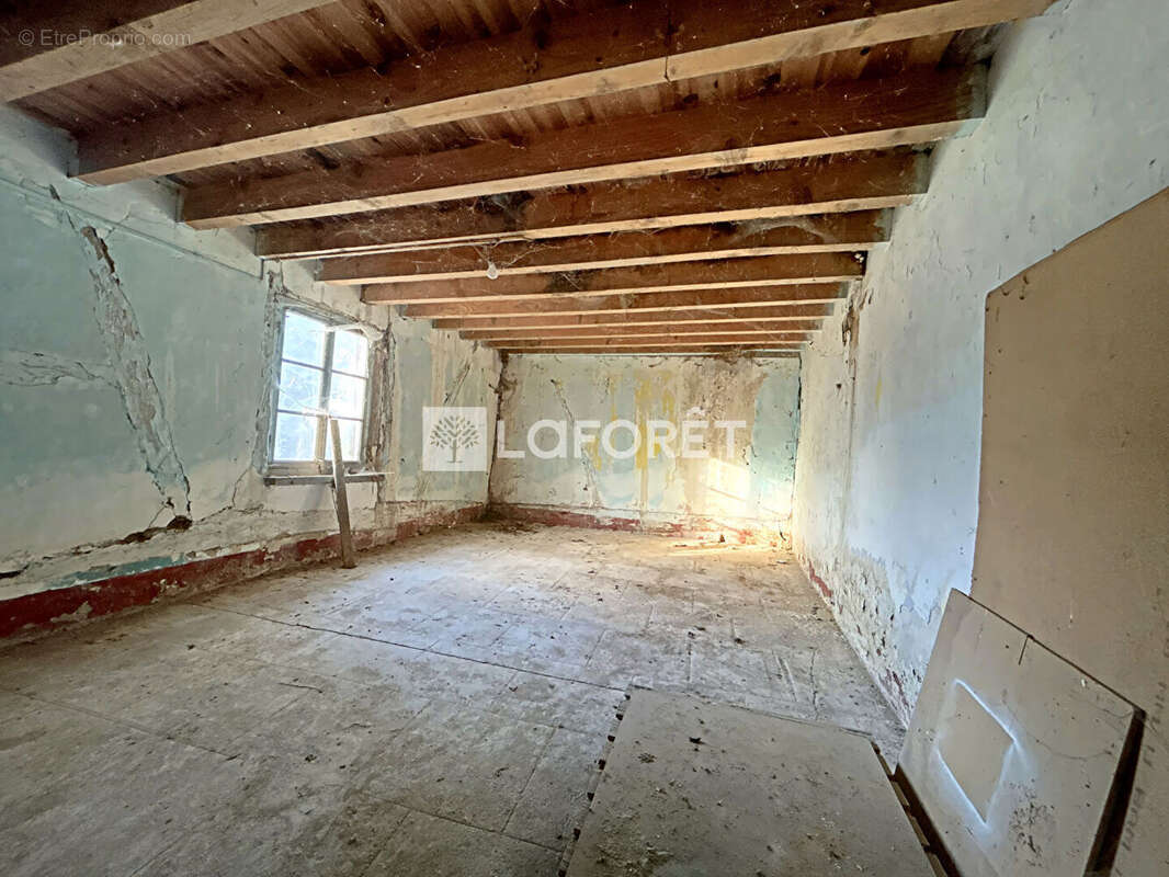 Maison à SAINT-JEAN-SUR-REYSSOUZE