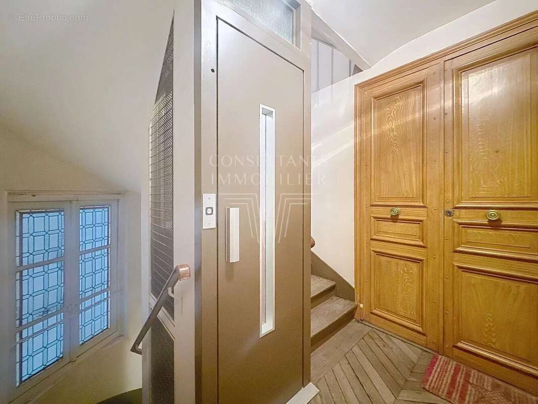 Appartement à PARIS-7E