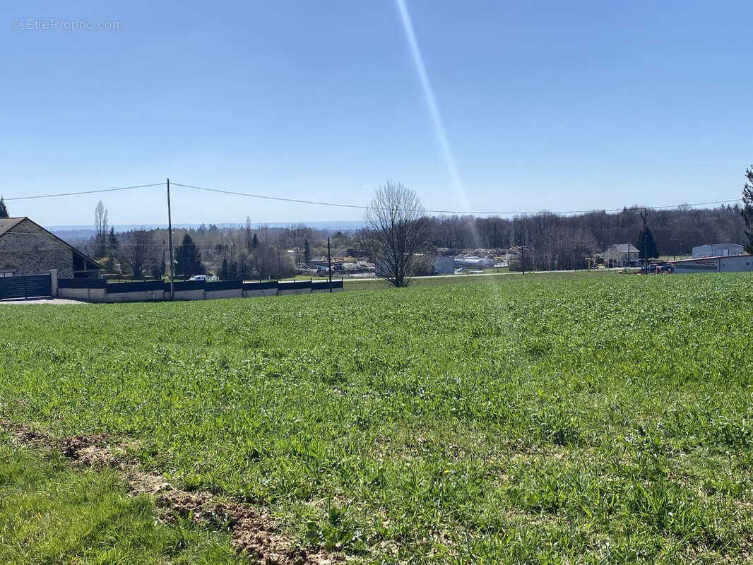 Terrain à SAINT-SORNIN-LAVOLPS