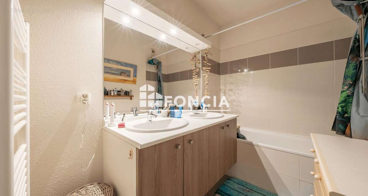 Appartement à AMBES