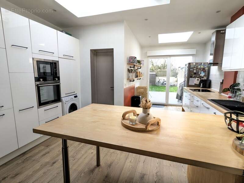 Maison à NEUVILLE-EN-FERRAIN