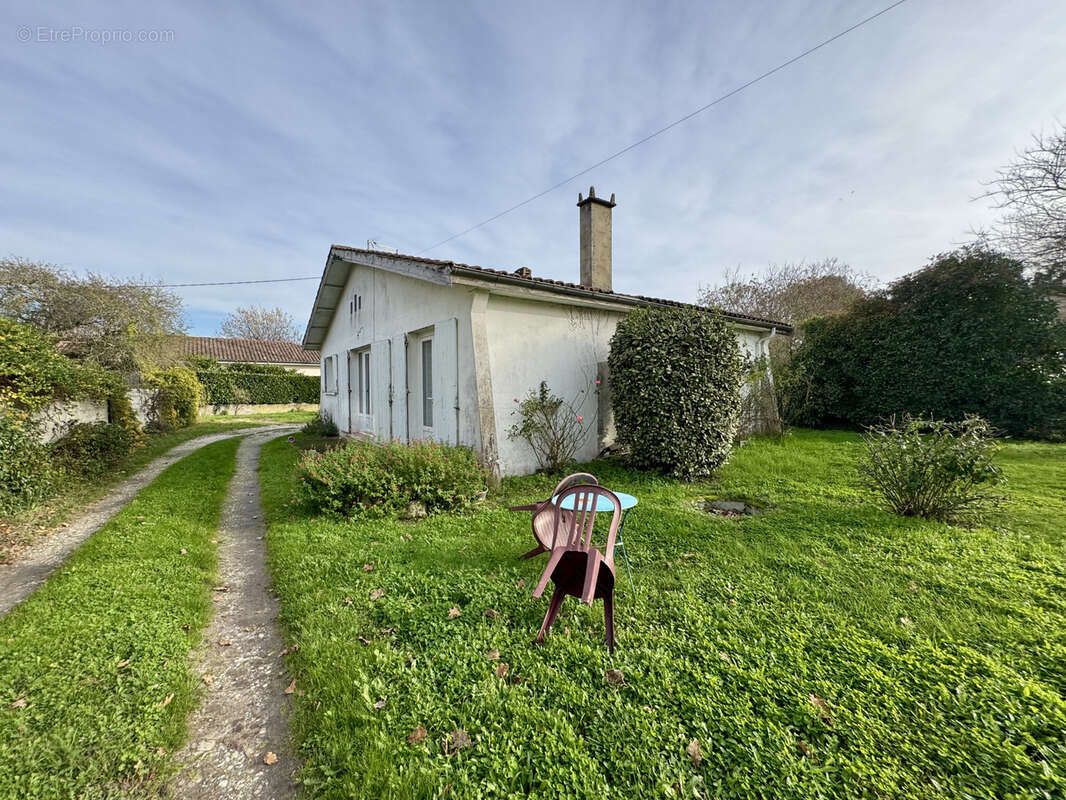 Maison à PAREMPUYRE
