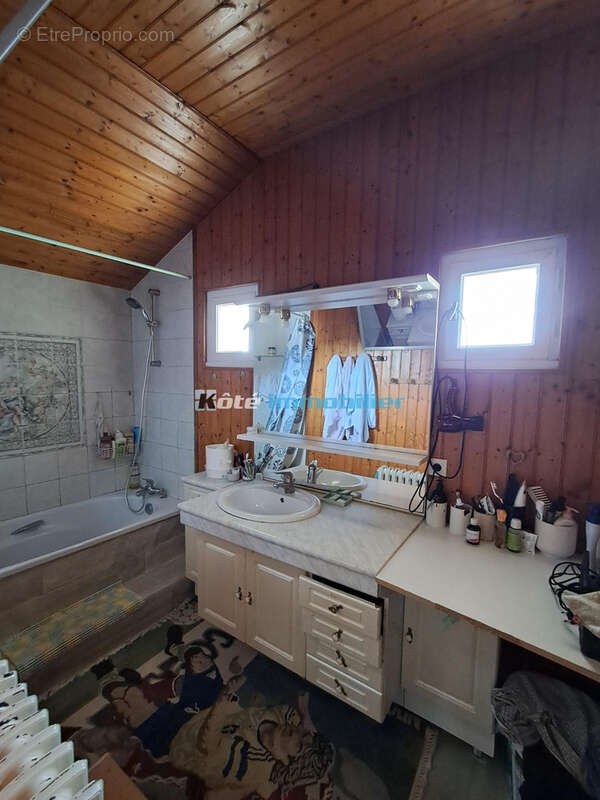 Ancien restaurant transformable en appartements ou habitation avec espace nuit a l'etage sur 3000 m2 de terrain - photo 13